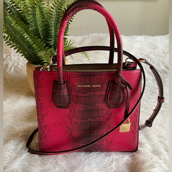 Michael Kors Handbags - Michael Kors Ultra Pink Medium Mercer Snake-Embossed Messenger Crossbody